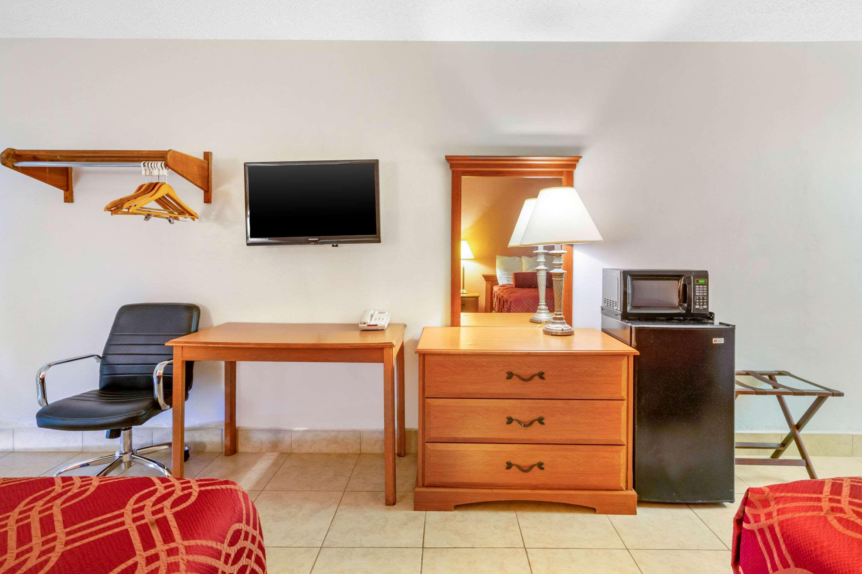 Econo Lodge North North Fort Myers Extérieur photo