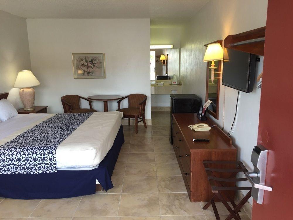 Econo Lodge North North Fort Myers Extérieur photo