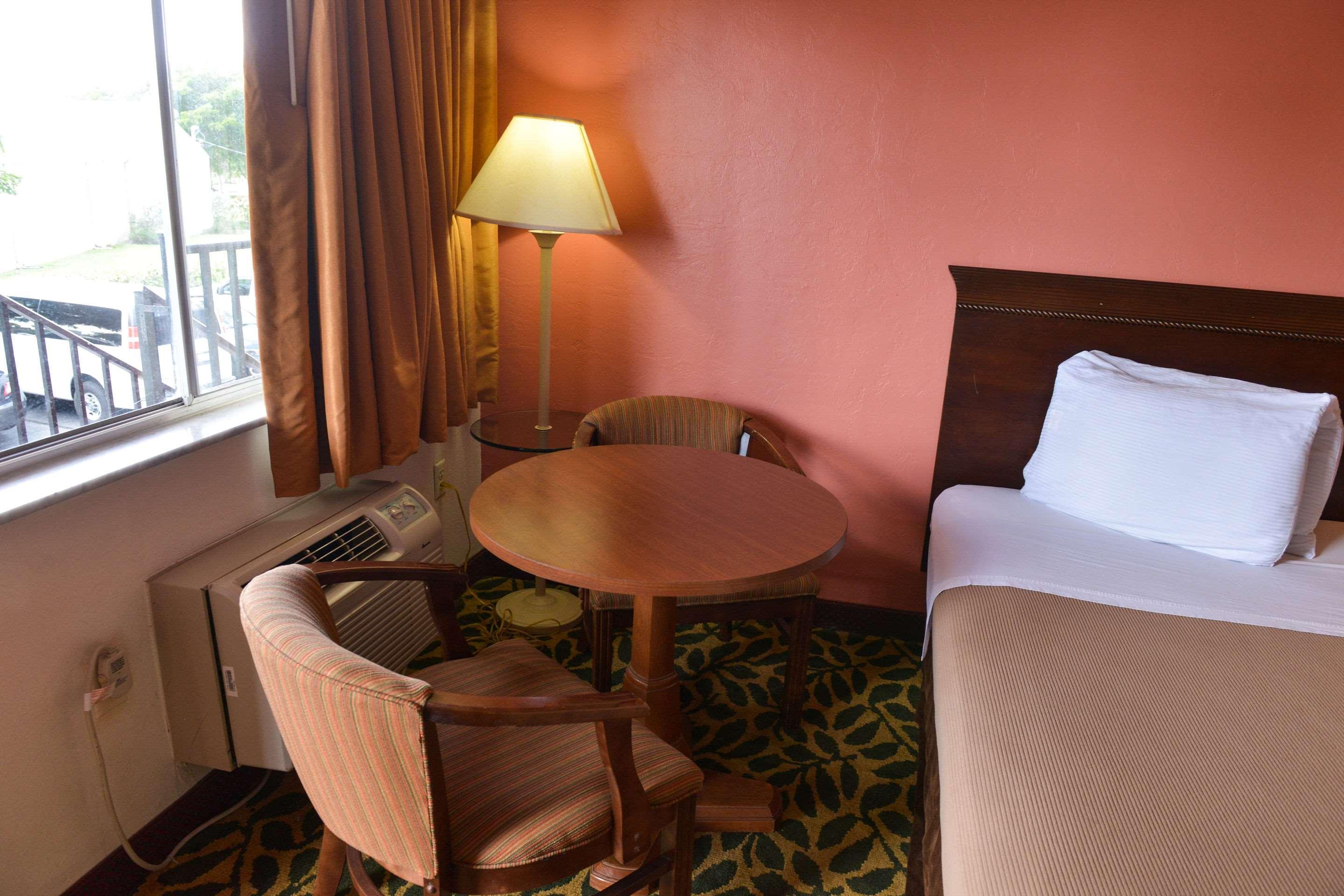 Econo Lodge North North Fort Myers Extérieur photo