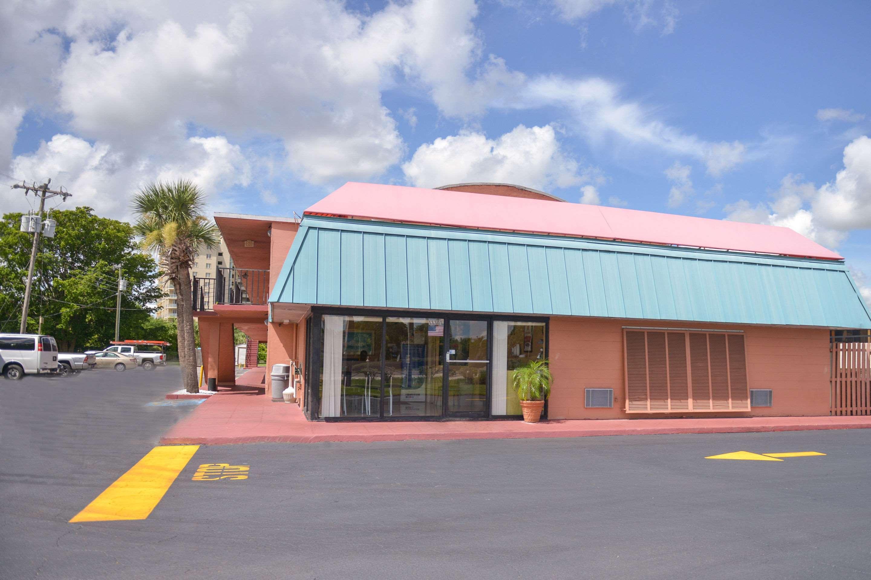 Econo Lodge North North Fort Myers Extérieur photo